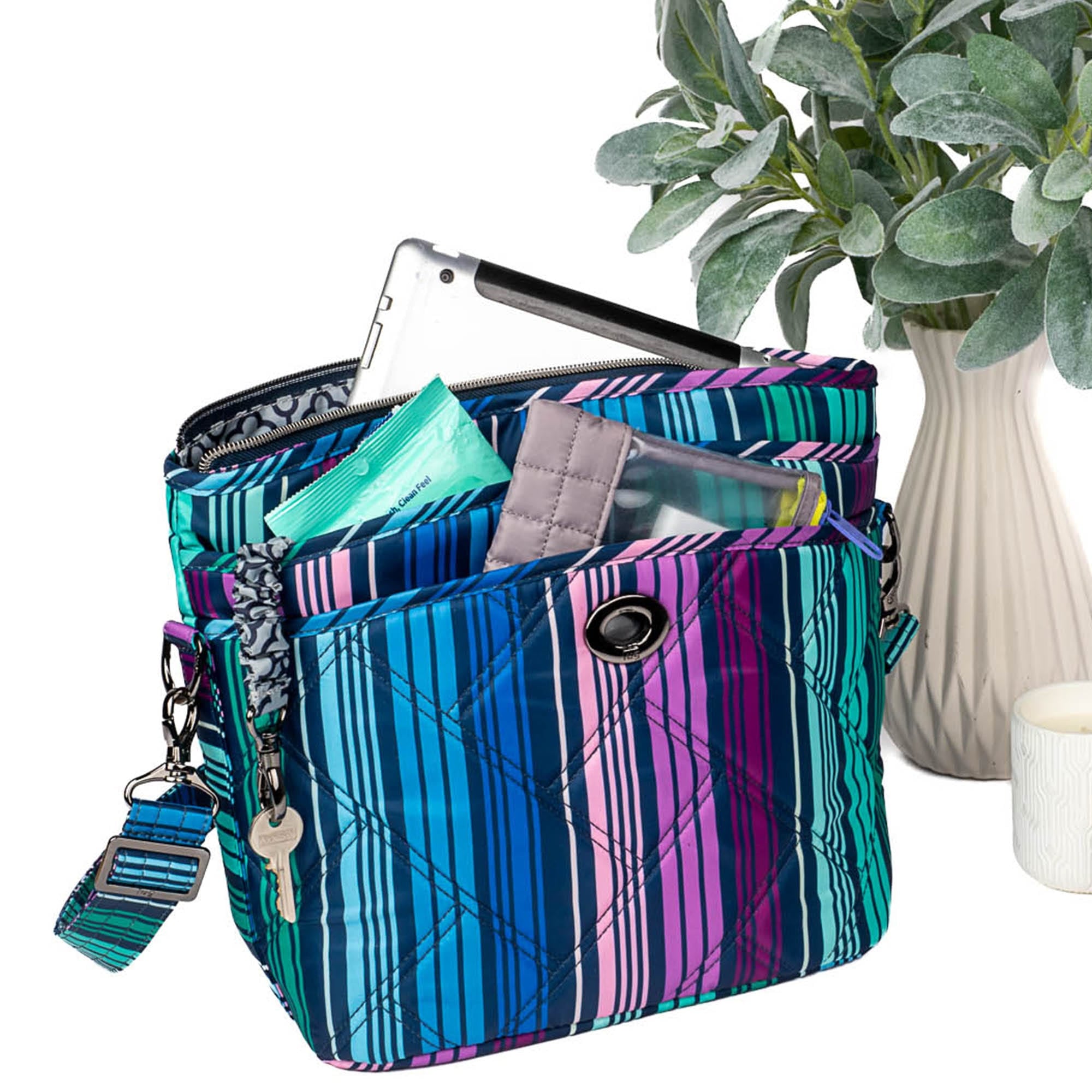 Adagio Shoulder Bag - - AdagioSE_Lifestyle_04